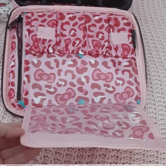 Impressions X Hello Kitty Cosmetic Case - Picture 8 of 11
